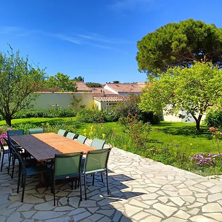 12 Pers - Grand Jardin - 8 Min à Pied De La - Idéal Pour Détente Ou Remote-working