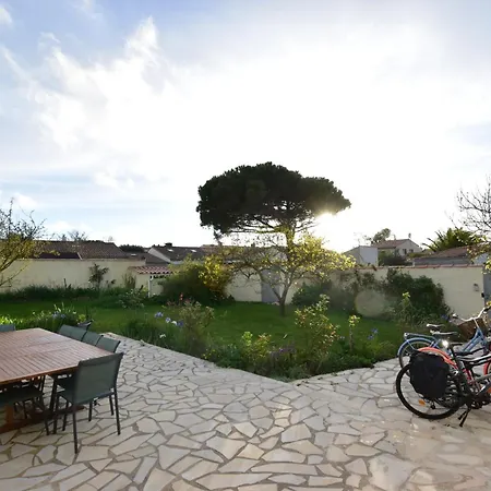 12 Pers - Grand Jardin - 8 Min à Pied De La - Idéal Pour Détente Ou Remote-working