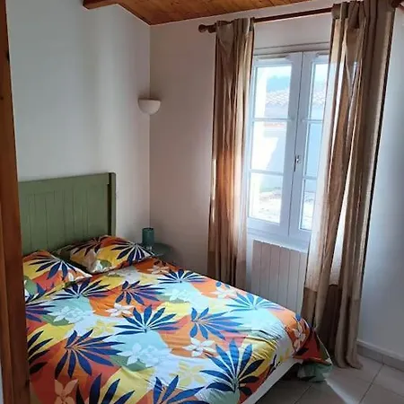12 Pers - Grand Jardin - 8 Min A Pied De La - Ideal Pour Detente Ou Remote-working Дом отдыха