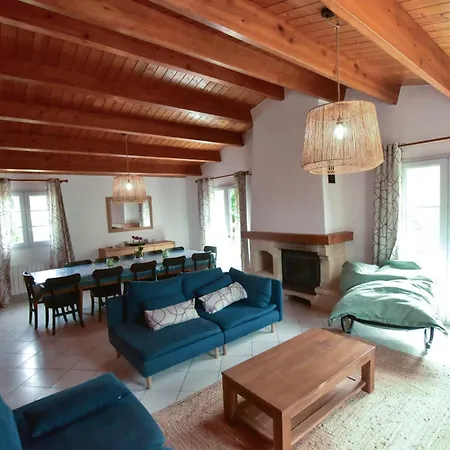 12 Pers - Grand Jardin - 8 Min A Pied De La - Ideal Pour Detente Ou Remote-working