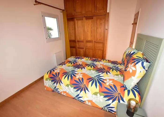 Hébergement de vacances 12 Pers - Grand Jardin - 8 Min à Pied De La - Idéal Pour Détente Ou Remote-working *