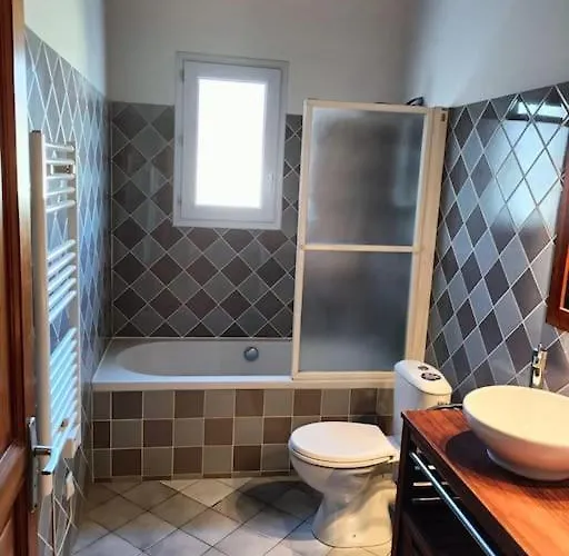 Hébergement de vacances 12 Pers - Grand Jardin - 8 Min à Pied De La - Idéal Pour Détente Ou Remote-working Saint-Martin-de-Ré