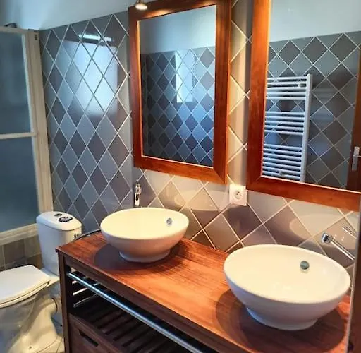 12 Pers - Grand Jardin - 8 Min à Pied De La - Idéal Pour Détente Ou Remote-working Hébergement de vacances Saint-Martin-de-Ré