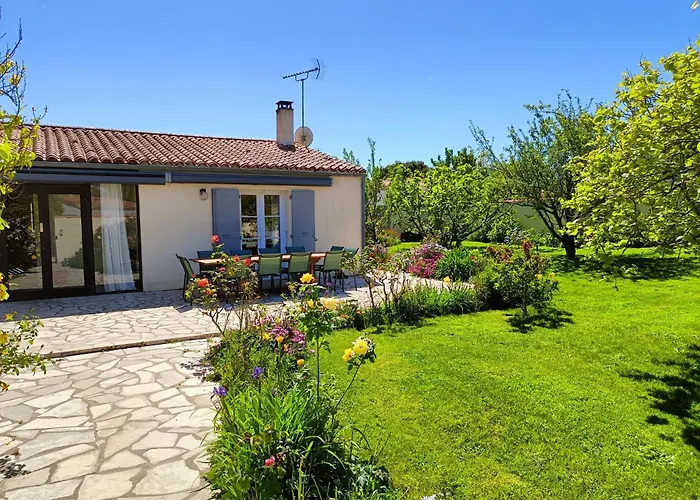 Hébergement de vacances 12 Pers - Grand Jardin - 8 Min à Pied De La - Idéal Pour Détente Ou Remote-working