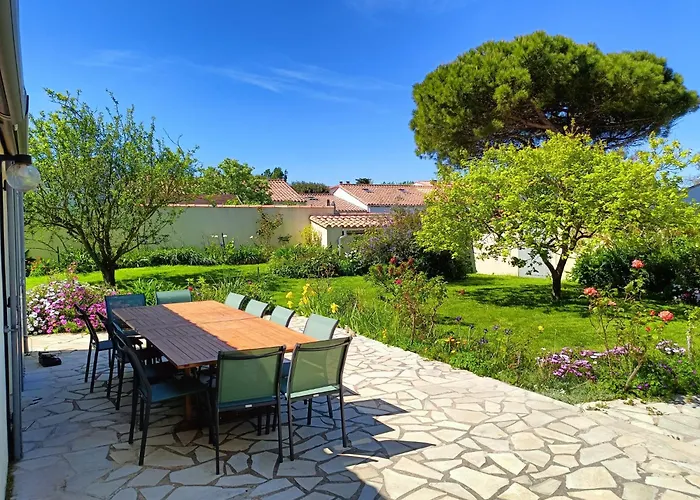 12 Pers - Grand Jardin - 8 Min à Pied De La - Idéal Pour Détente Ou Remote-working