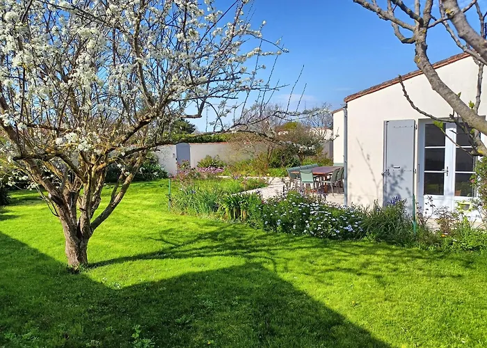 12 Pers - Grand Jardin - 8 Min à Pied De La - Idéal Pour Détente Ou Remote-working