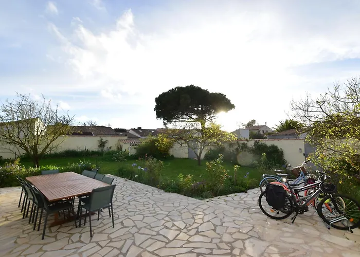 12 Pers - Grand Jardin - 8 Min à Pied De La - Idéal Pour Détente Ou Remote-working