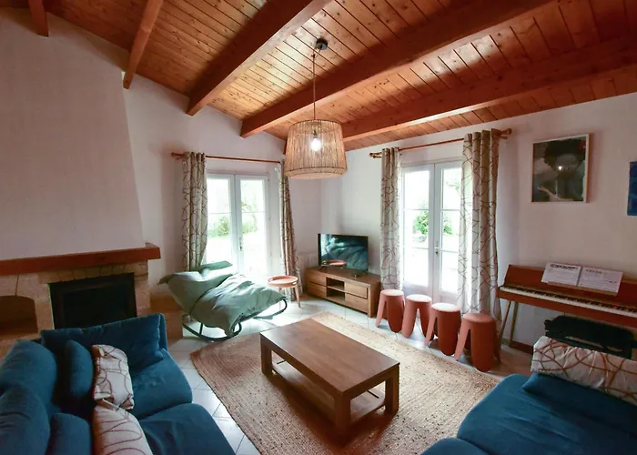 12 Pers - Grand Jardin - 8 Min à Pied De La - Idéal Pour Détente Ou Remote-working Hébergement de vacances