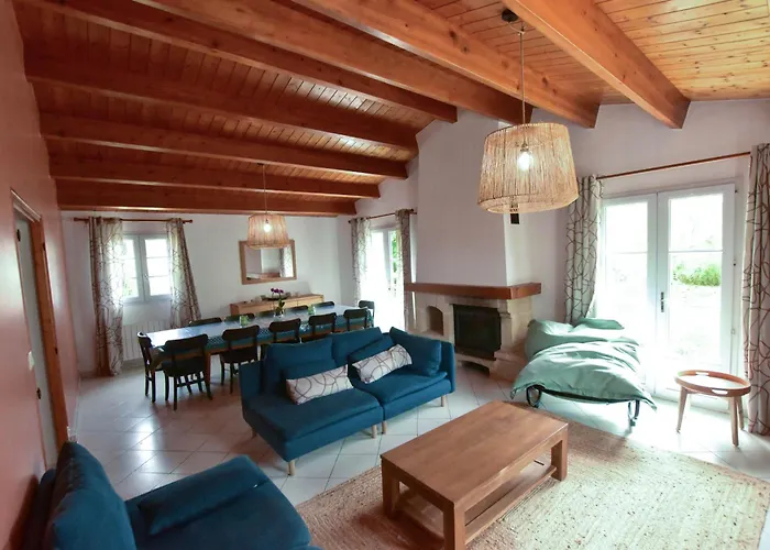 12 Pers - Grand Jardin - 8 Min à Pied De La - Idéal Pour Détente Ou Remote-working