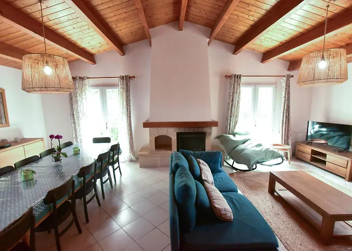 12 Pers - Grand Jardin - 8 Min à Pied De La - Idéal Pour Détente Ou Remote-working Hébergement de vacances Saint-Martin-de-Ré